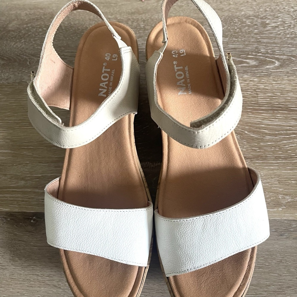 Naot Women's Summer Sandals Size 40 US 9 White Ivory Leather Wedges Ankle Strap - Picture 3 of 6
